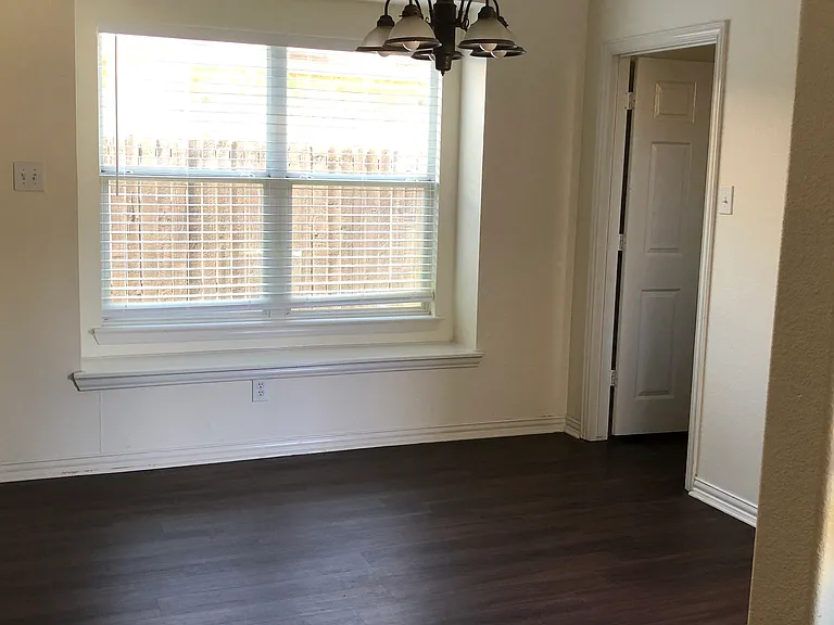 1709 Oak Brook Ln — Photo 14
