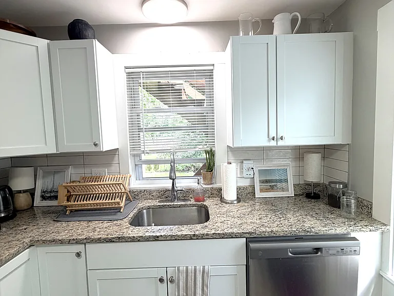 47 Laurel St #1F — Photo 9