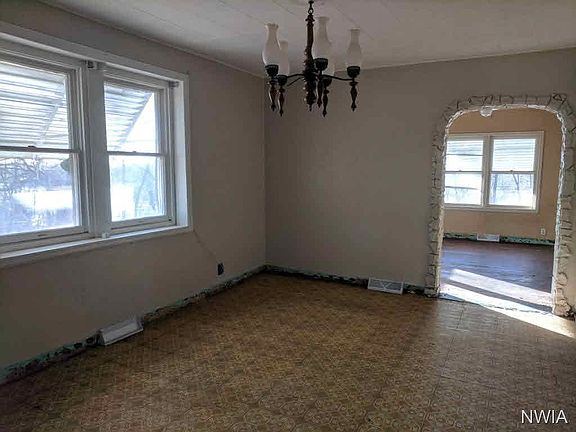 2nd image of 3025 W 4th St