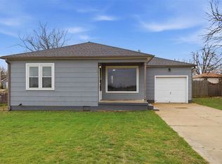 1106 Locust St, Perry, OK 73077