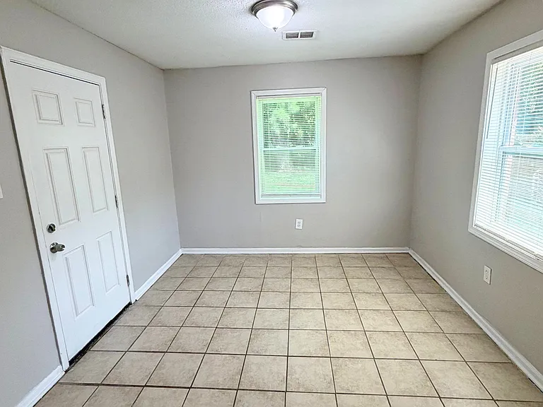 1111 Canary Ln — Photo 3