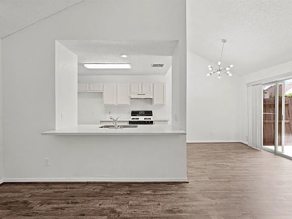 5th image of 4406 Alamo Ave