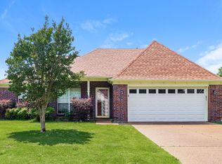 130 Village Dr, Oakland, TN 38060