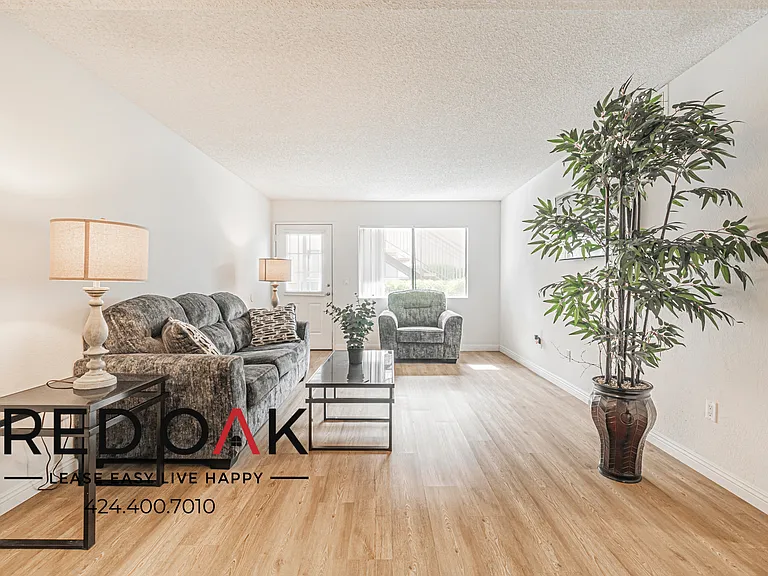 6601 Victoria Ave #107 — Photo 1