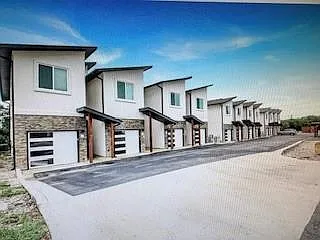 3 bed, 2.5 bath, 1383 sqft, $1,895 — Photo 3