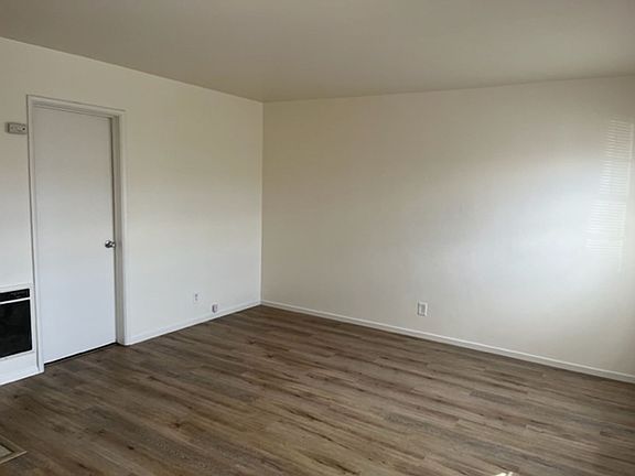 3rd image of 1734-1742 E Palmyra Ave