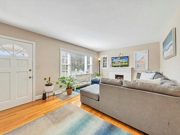 4th image of 3438 Birchlawn Ave NW