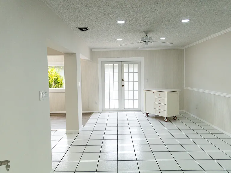 5851 Bristol Ln — Photo 13