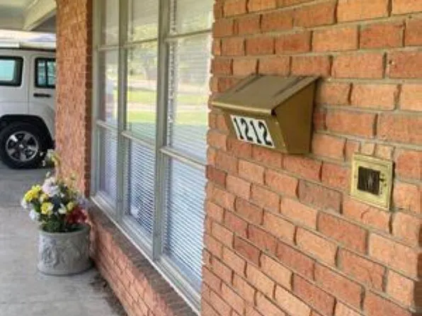 1212 Donaghey Ave, Conway, AR 72034