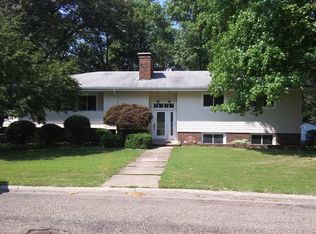 1112 Willow Dr, Olney, IL 62450