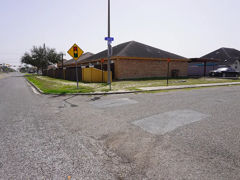 712 Agate St #3 — Photo 1