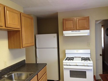 3rd image of 1143 E Balview Ave