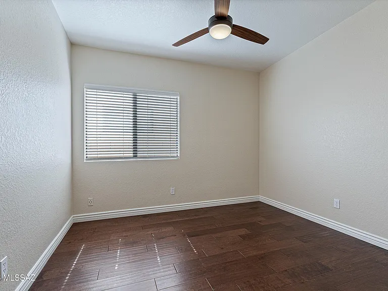 4992 N Valle — Photo 21