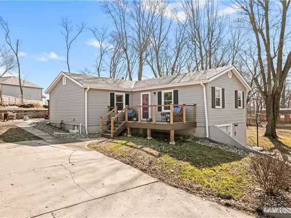 7435 NW Oak Dr, Kansas City, MO 64152