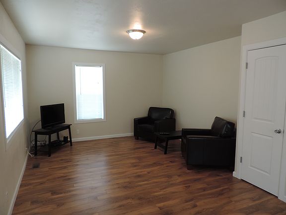 3rd image of 719 N 17th St