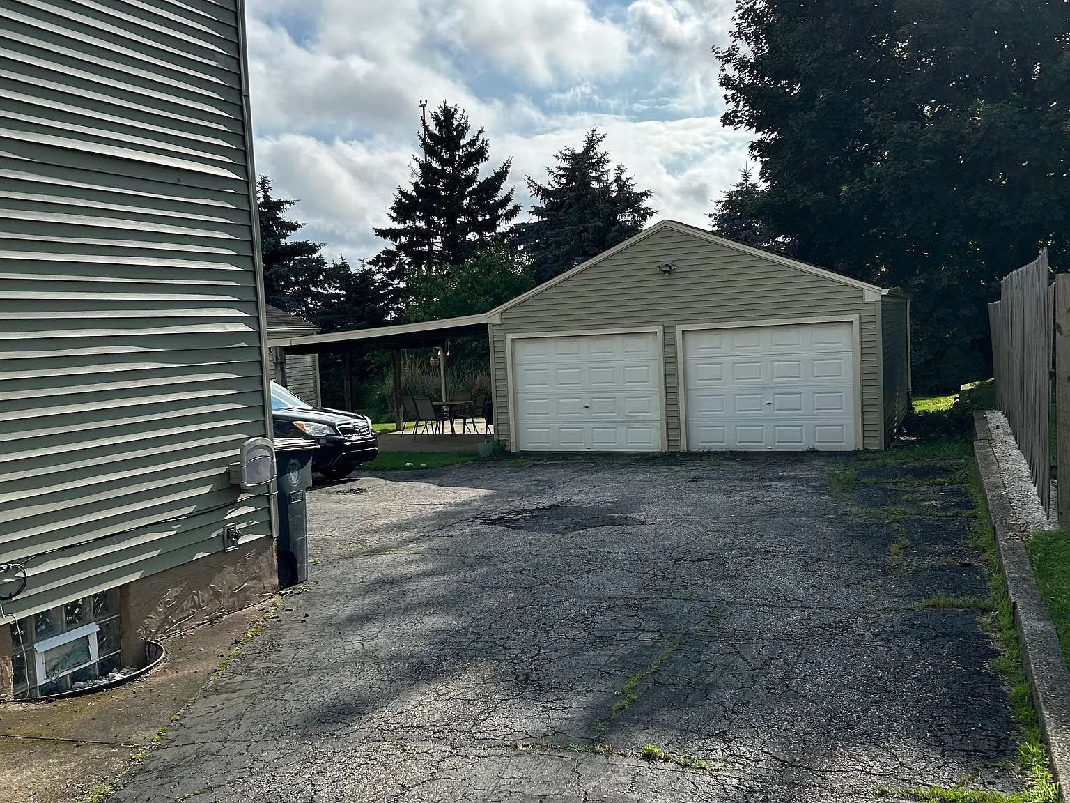 2 bed, 900 sqft, $975 — Photo 2