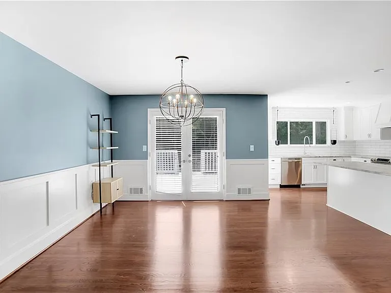 455 Persimmon Ln — Photo 8