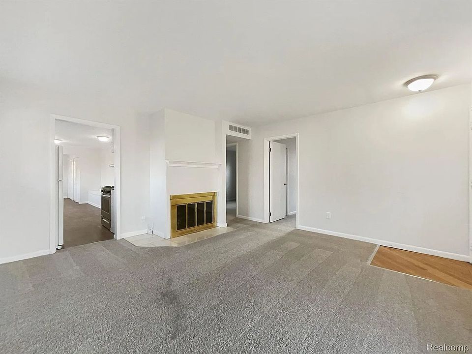1st image of 636 W Hudson Ave