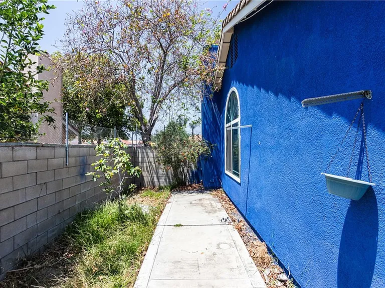 14845 Hibiscus Ave — Photo 42