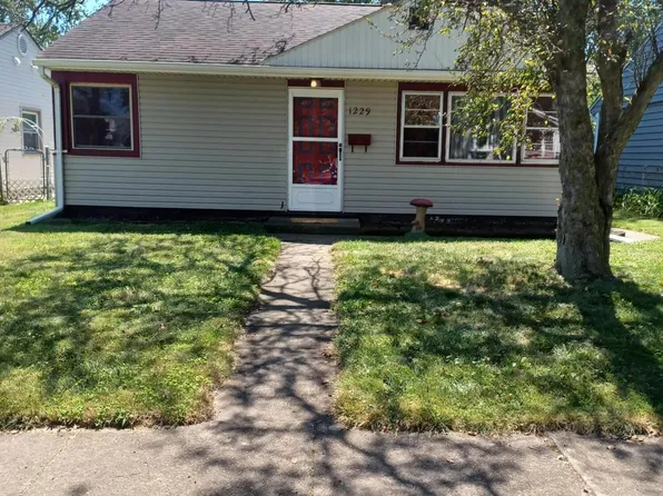 1229 W Home Ave, Hobart, IN 46342