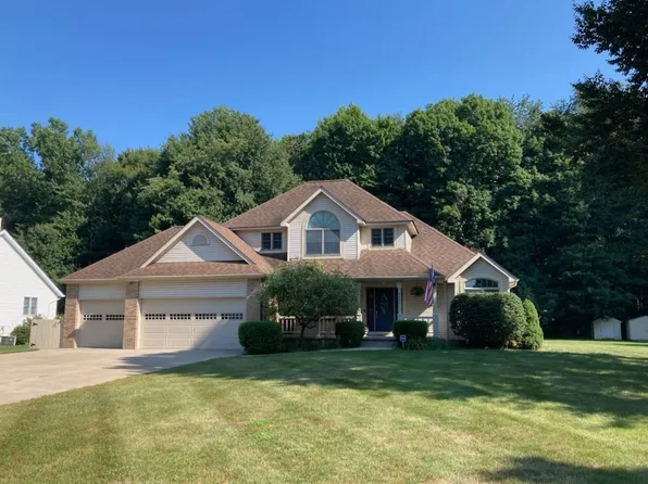 4801 S Eaglewood Dr, Erie, PA 16511
