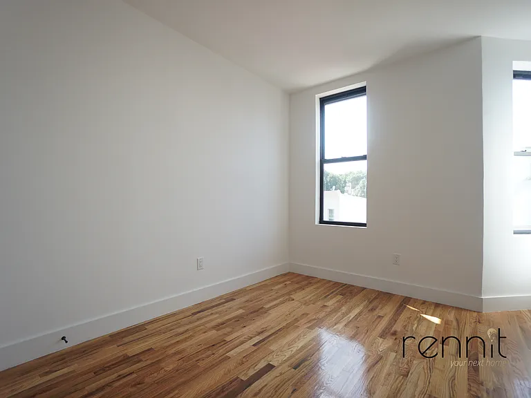 38 Cornelia St #2 — Photo 12