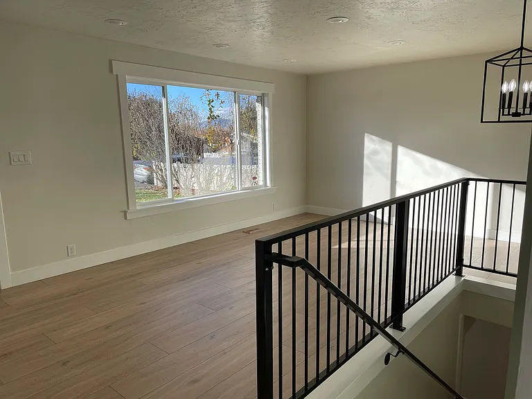 864 N 350 E — Photo 5