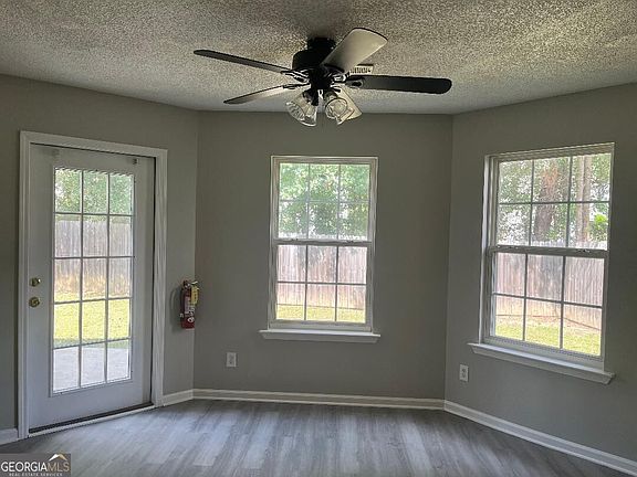 5th image of 3505 Devon Chase Rd