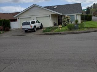 2028 Nut Tree Dr NW, Salem, OR 97304