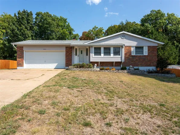 1819 Cottonwood Dr, Imperial, MO 63052