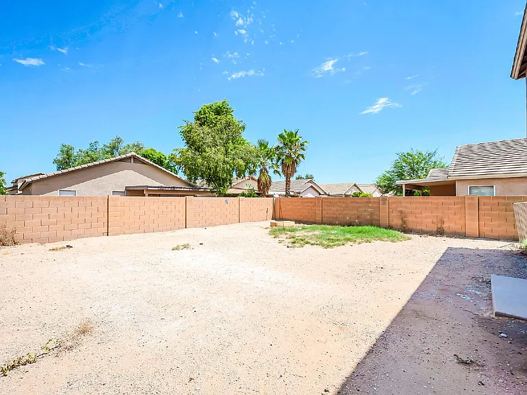 2422 E Olivine Rd — Photo 40