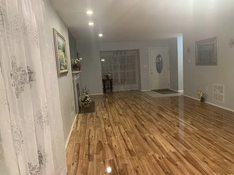 227 Lindsey Ct #1 — Photo 95