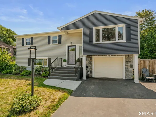 11 Savi Avenue, Waterford, CT 06385