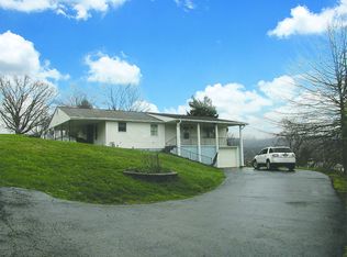 3 Chalfaunt St, Uniontown, PA 15401