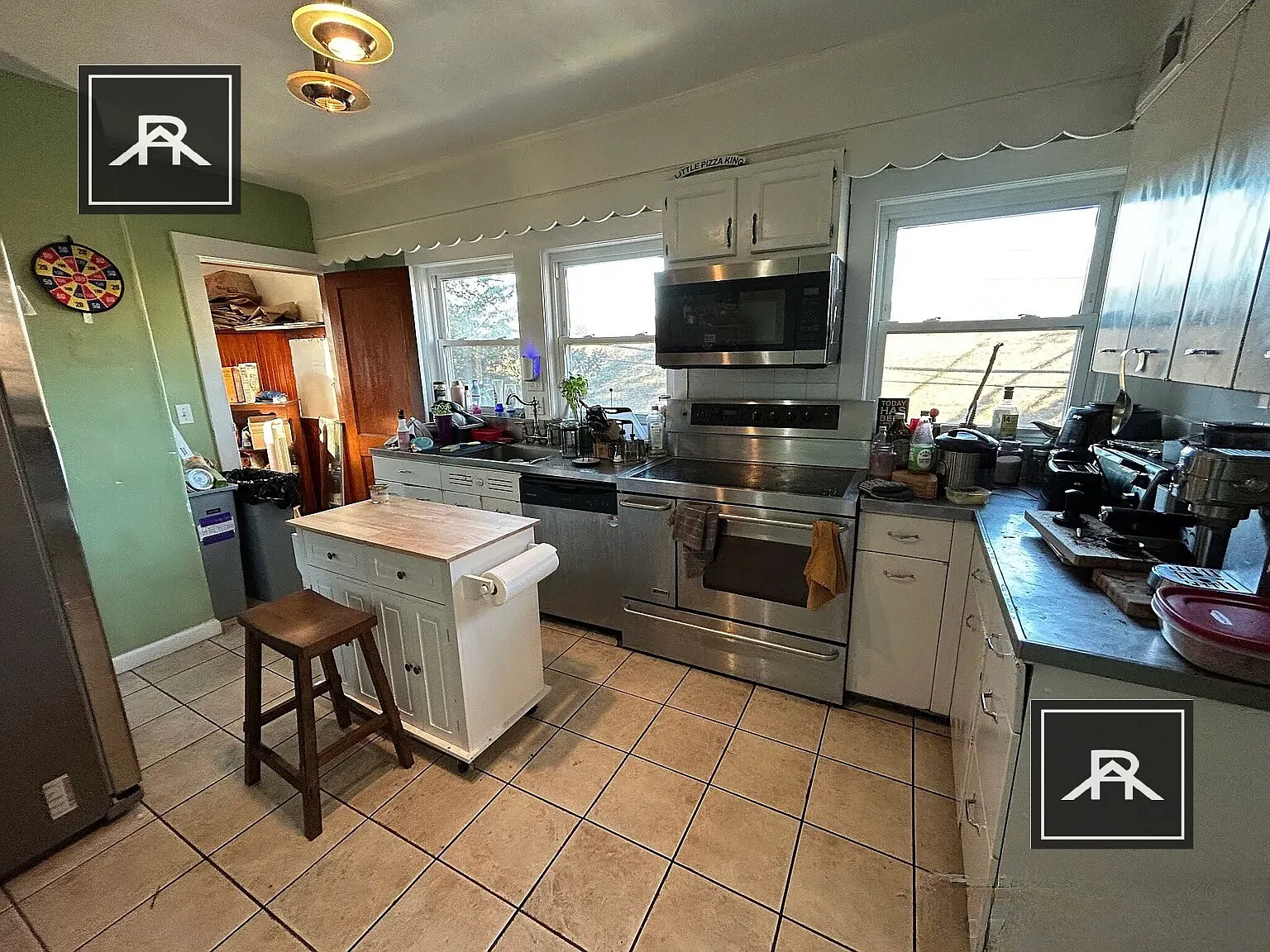 4 bed, 2.0 bath, $5,400 — Photo 1