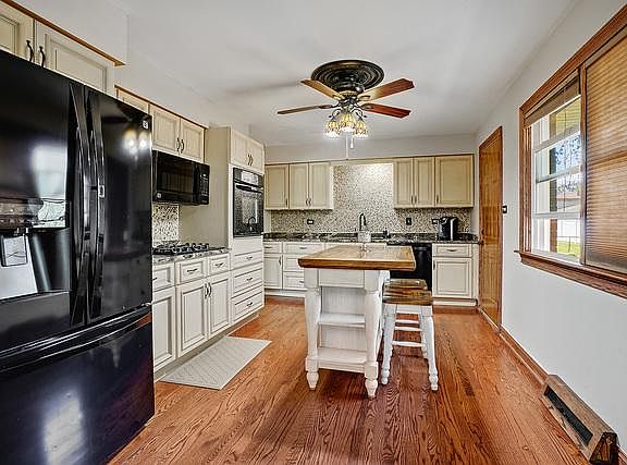 3rd image of 6106 W 127th Pl