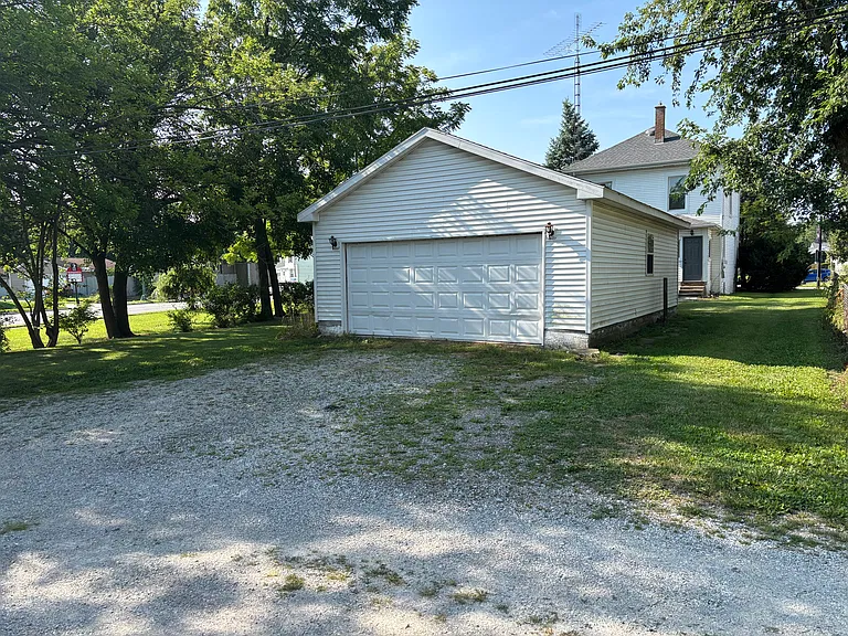 706 E Bellefontaine St — Photo 30