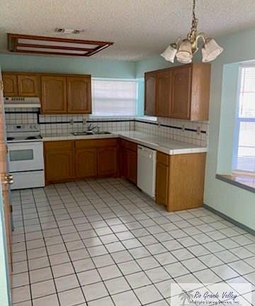 3rd image of 1684 W San Marcelo Blvd