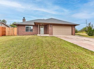 1528 Tudor Dr, Moore, OK 73160