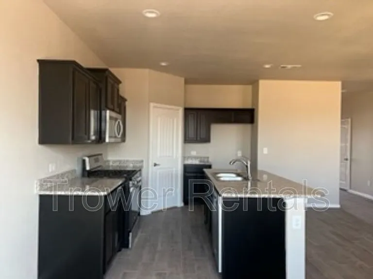 1902 Twin Falls Dr — Photo 9