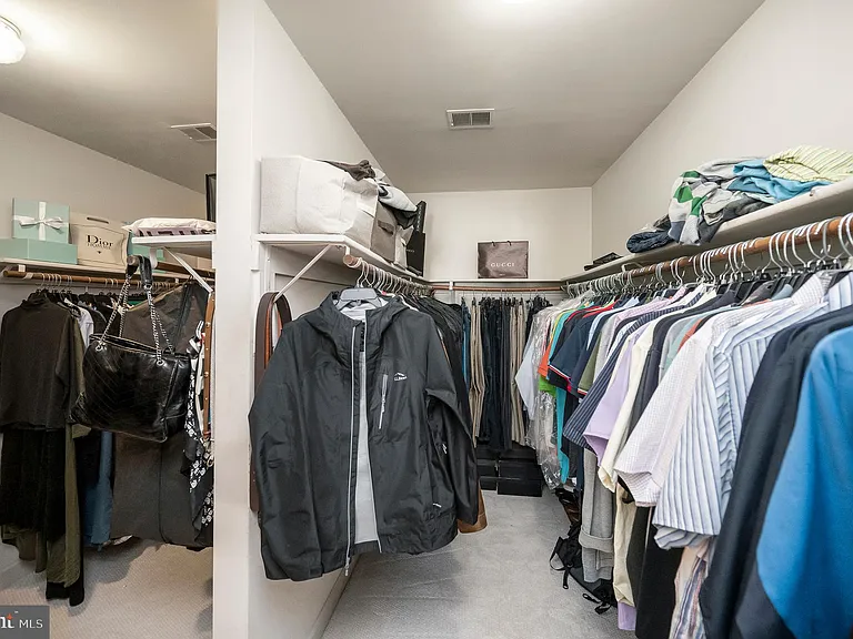 16005 Kings Mountain Rd — Photo 26