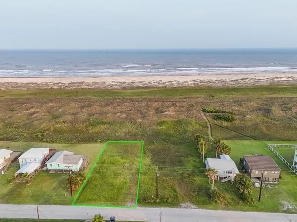 14 Beachfront Dr, Matagorda, TX 77457