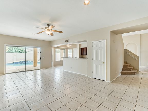 2nd image of 1091 S Cottonwood Ct