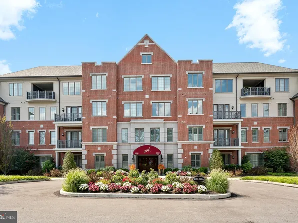 2402 Parkview Dr, Haverford, PA 19041