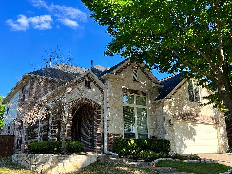 1912 Van Landingham Dr