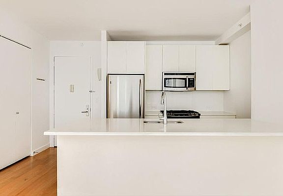 5th image of 189 Schermerhorn St APT 7C
