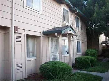 543 Groth Pl photo 1