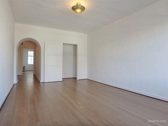 3rd image of 2701 Van Ness Ave APT 401