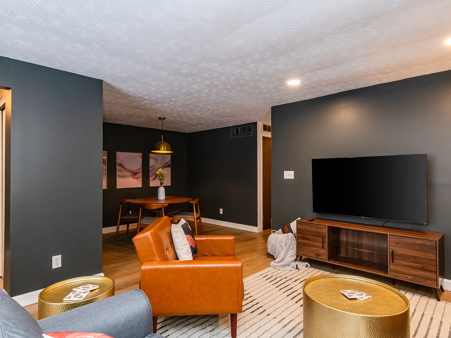 4925 Foxdale Dr — Photo 4
