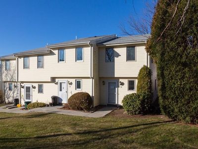 37 Dale Ave APT D, Johnston, RI, 02919